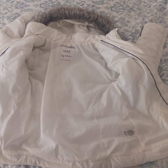 Aeropostale Women’s M White Puffer Jacket Faux Fur Hood Quilted Winter Coat - Picture 4 of 9